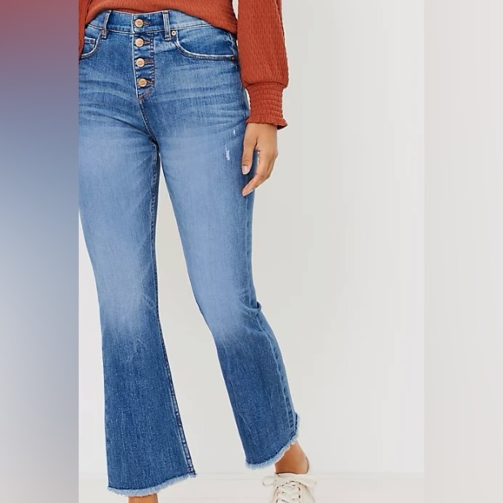 LOFT 	Petite Flare Crop Jeans in Authentic Light Indigo Wash